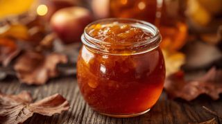 Vitamíny z ovoce, síla z medu 🍯 🍓 Naše džemy s medem spojují to nejlepší z ovoce a přírody – jemnou sladkost medu a...