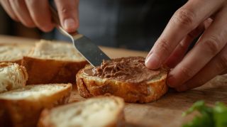 Přinášíme k vám kousek francouzského luxusu — výběr paštik a foie gras, které z každého sousta dělají slavnostní zážitek....